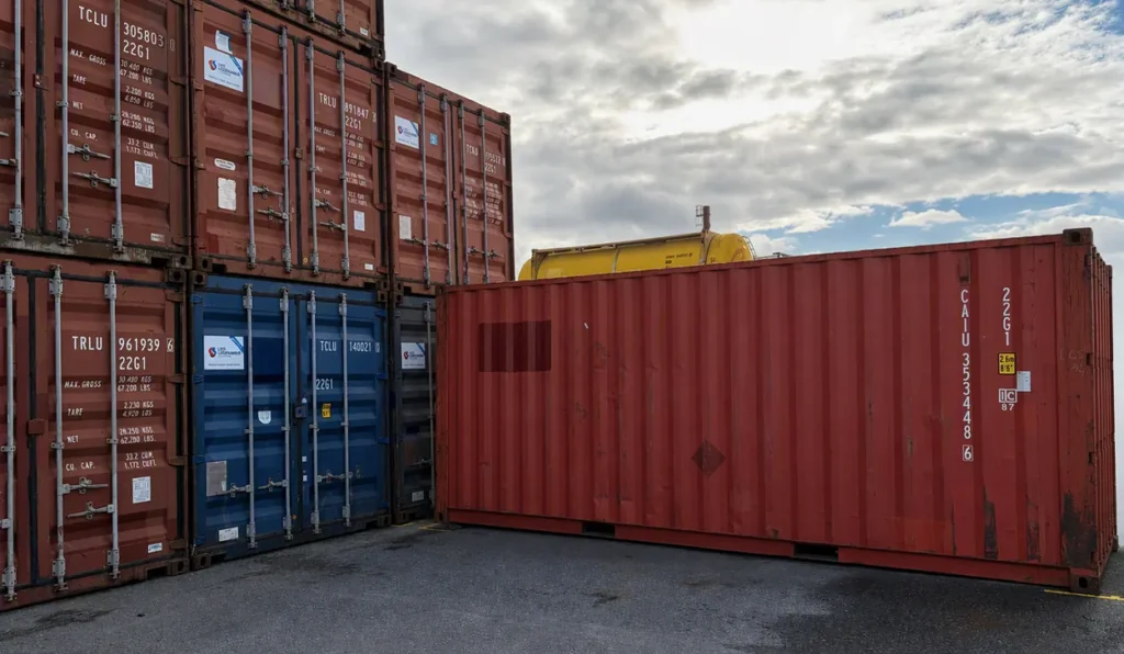 begagnad container med bruksslitage