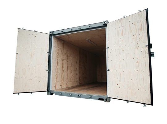 20ft byggcontainer Premium med PUR-isolering, dörrar öppna.